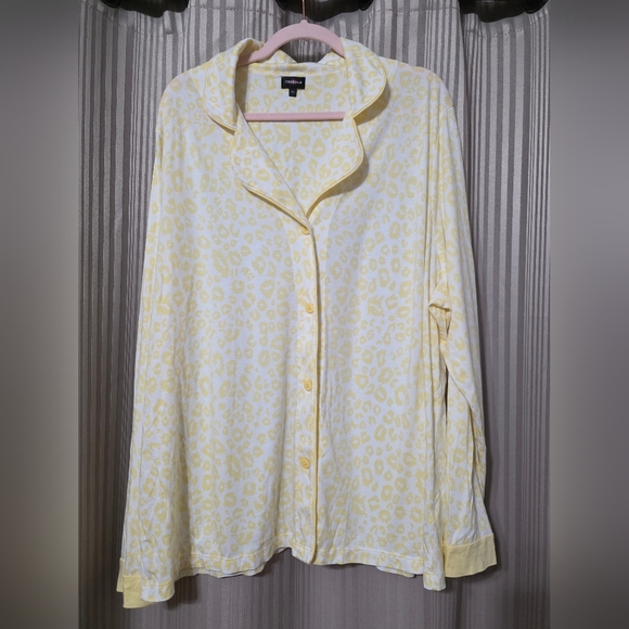Yellow Leopard Print Button-Up Shirt. NWOT - Picture 1 of 7